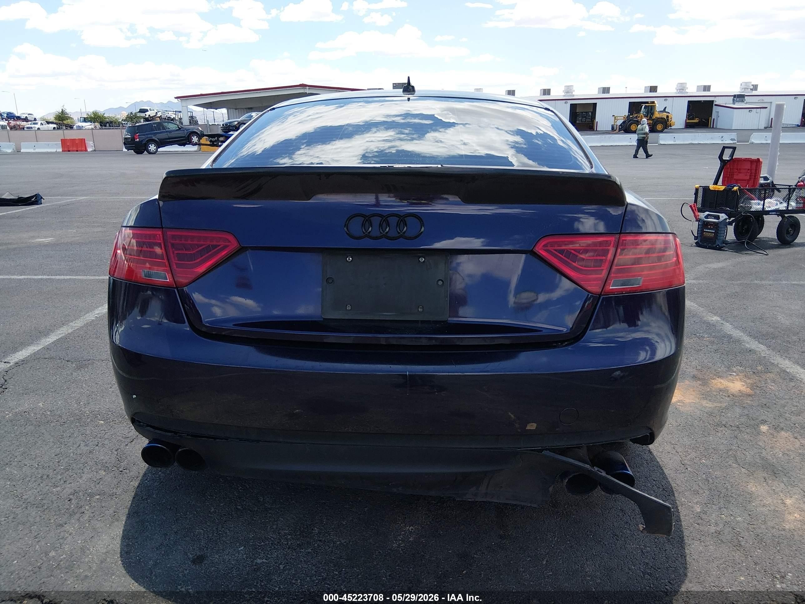 2013 Audi A5 2.0t Premium Purple vin: WAULFAFRXDA037593
