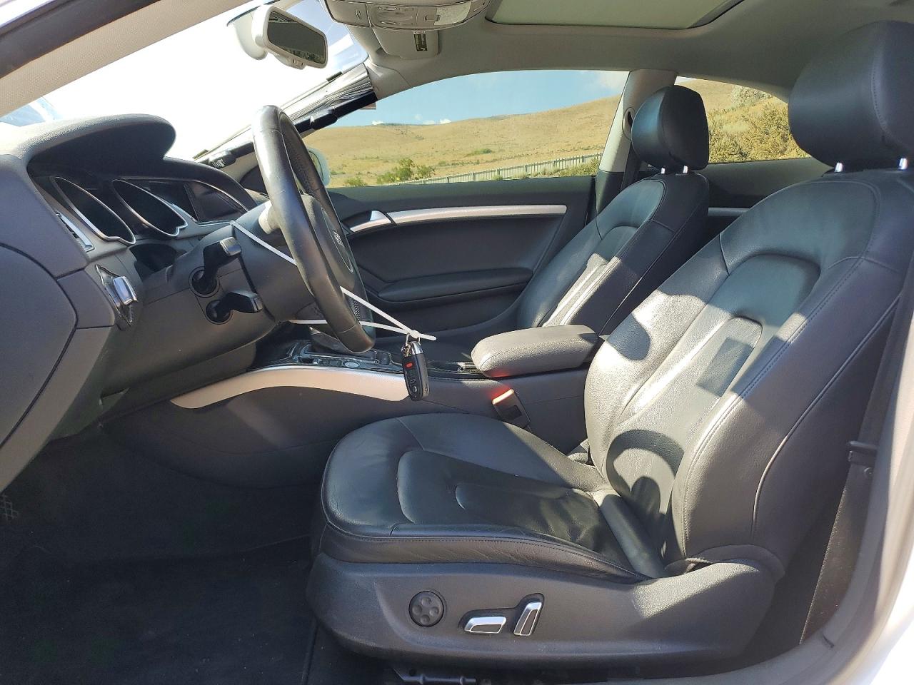 2014 Audi A5 Premium Plus White vin: WAULFAFRXEA010413