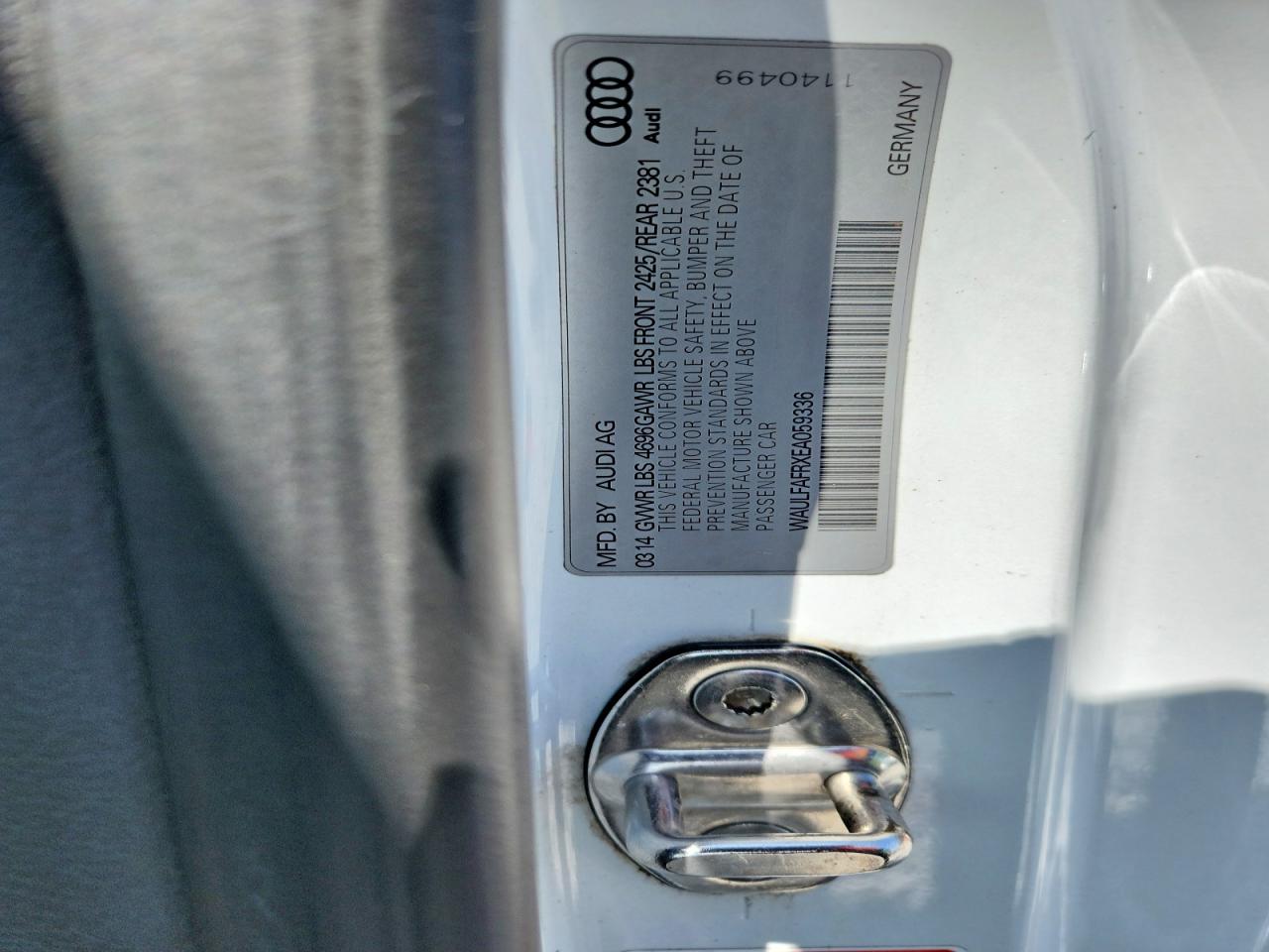 2014 Audi A5 Premium Plus Белый vin: WAULFAFRXEA059336
