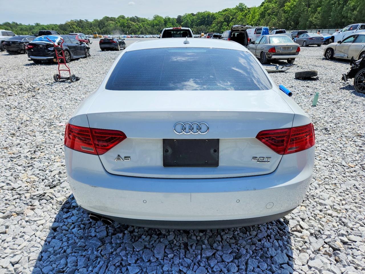 2014 Audi A5 Premium Plus Белый vin: WAULFAFRXEA059336