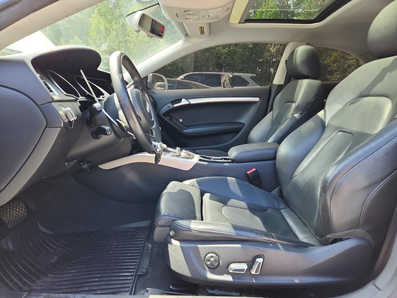 2014 Audi A5 Premium Plus Белый vin: WAULFAFRXEA059336