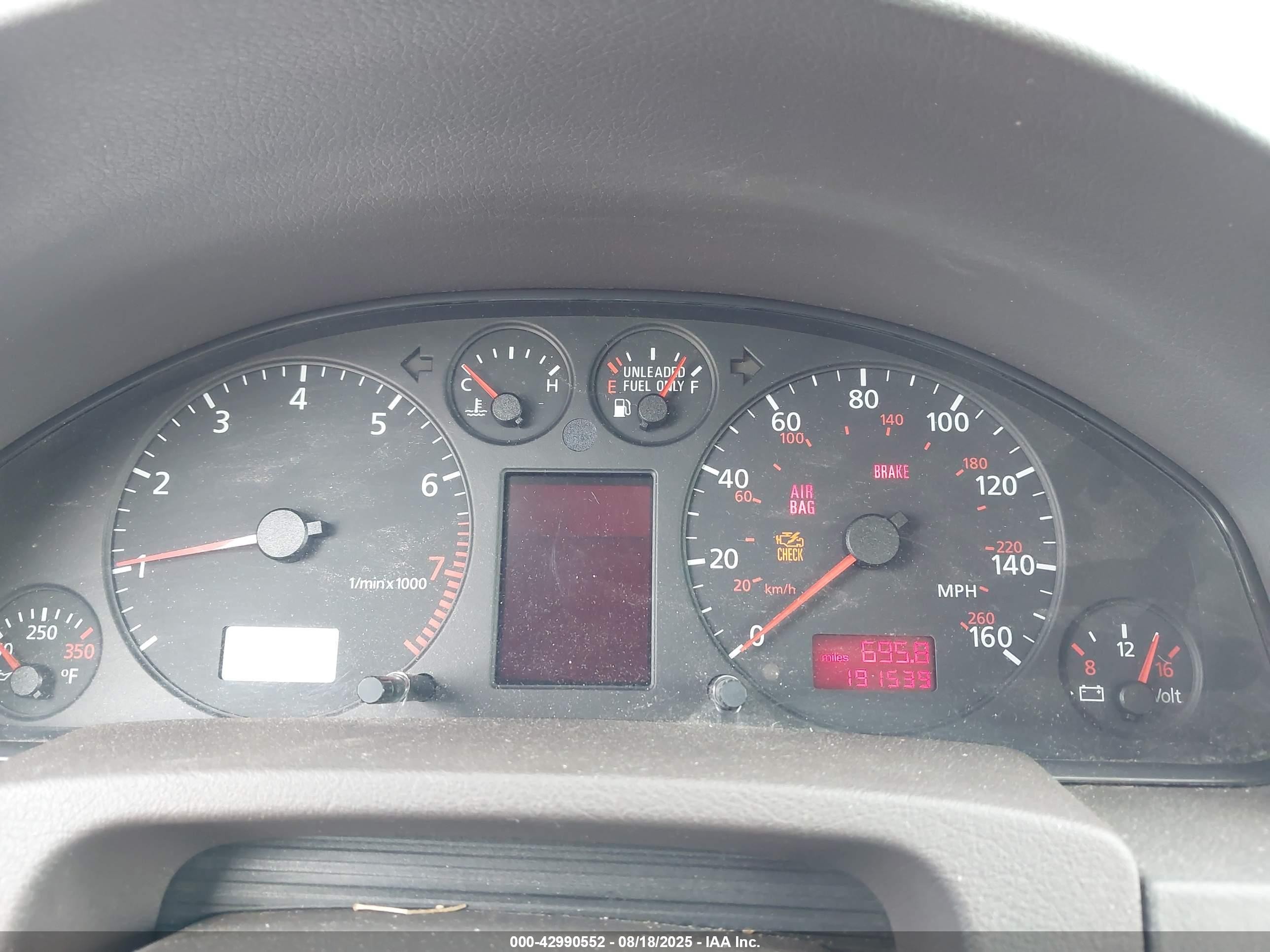 2000 Audi A6 Avant Зеленый vin: WAULH24B2YN037012