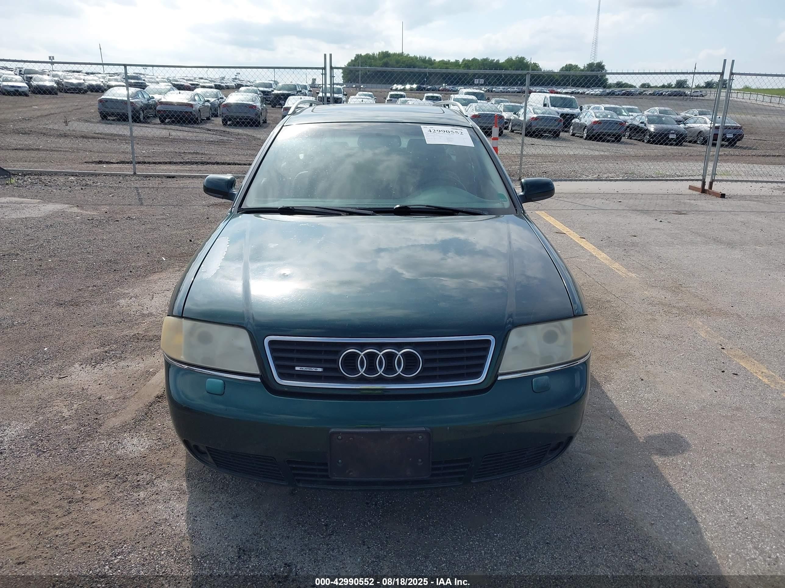 2000 Audi A6 Avant Зеленый vin: WAULH24B2YN037012