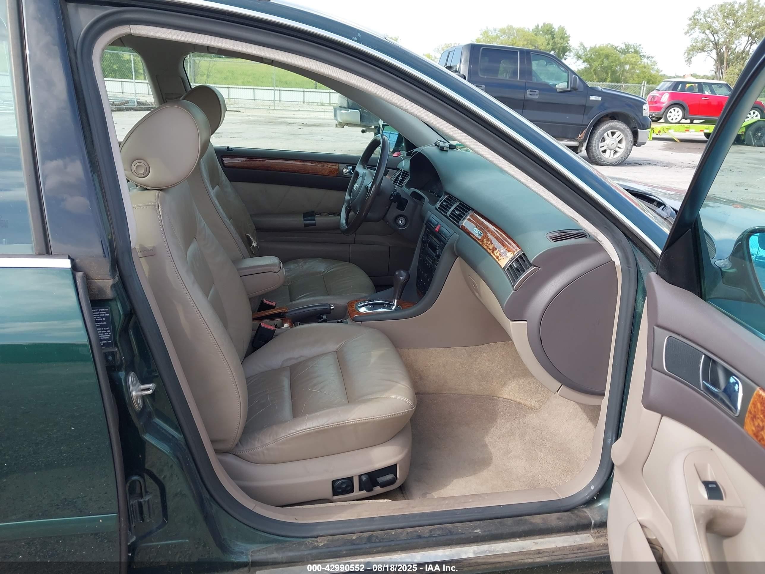 2000 Audi A6 Avant Зеленый vin: WAULH24B2YN037012