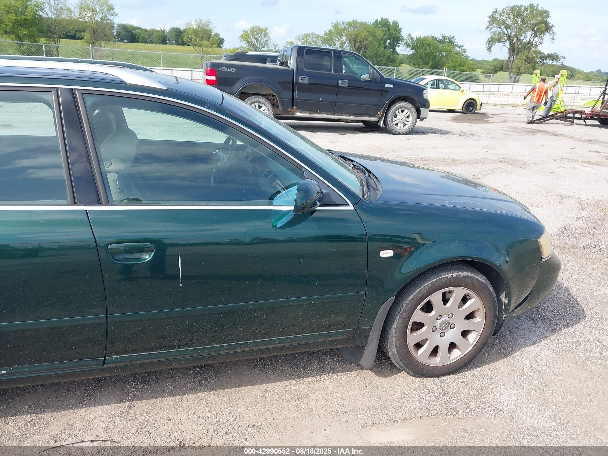 2000 Audi A6 Avant Зеленый vin: WAULH24B2YN037012
