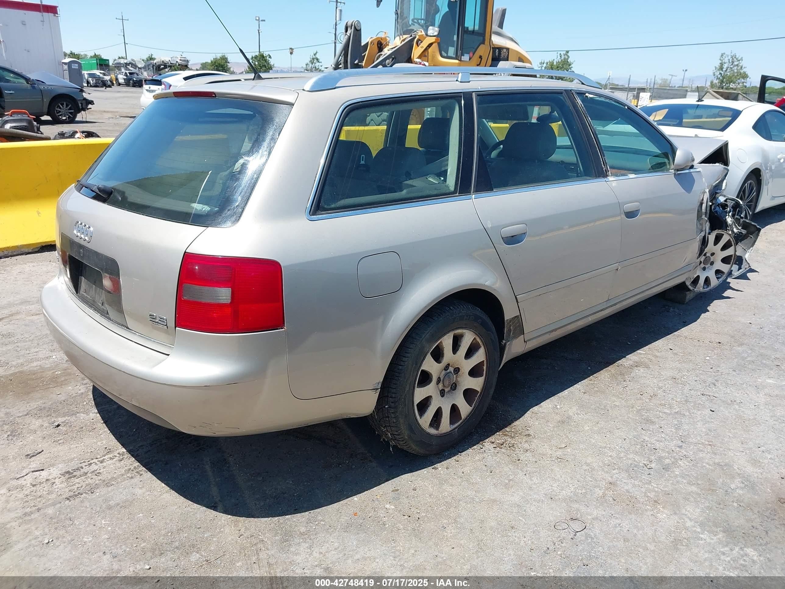 2000 Audi A6 Avant Бежевый vin: WAULH24B3YN124868