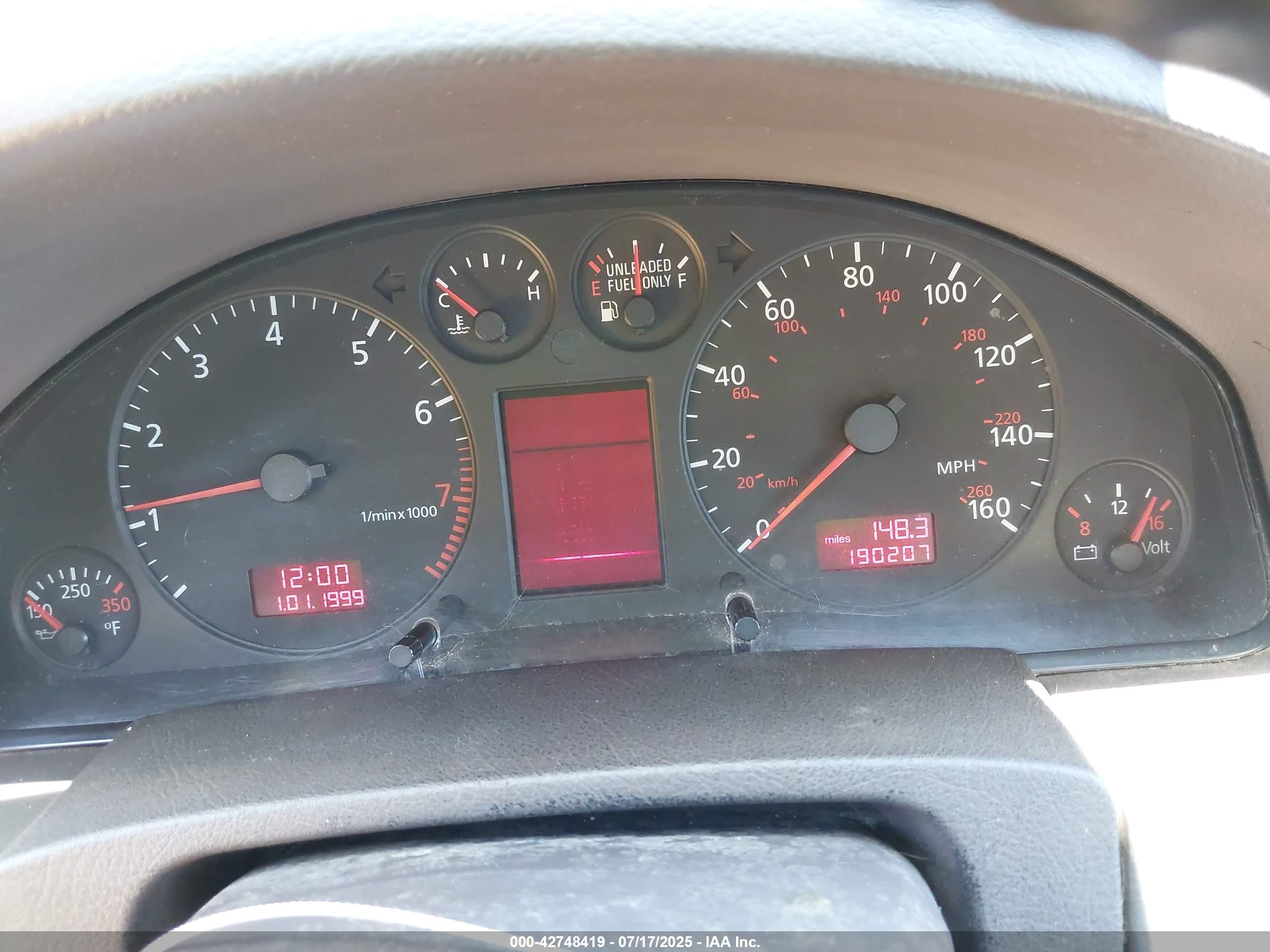 2000 Audi A6 Avant Бежевый vin: WAULH24B3YN124868