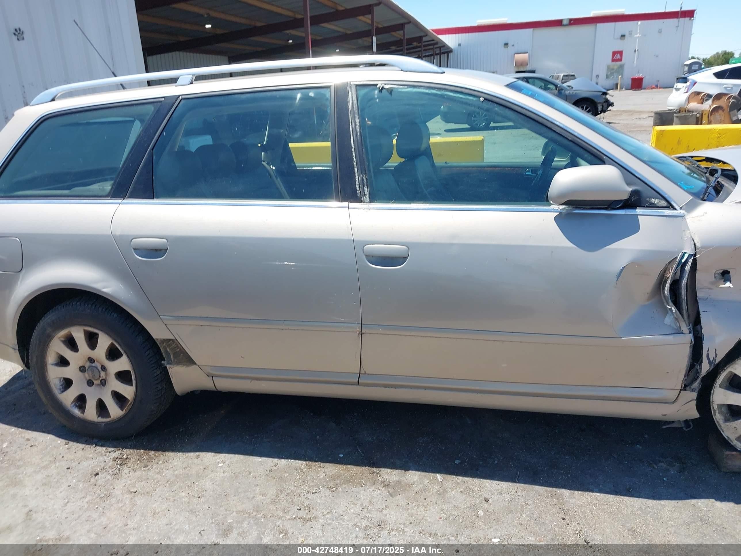 2000 Audi A6 Avant Бежевый vin: WAULH24B3YN124868