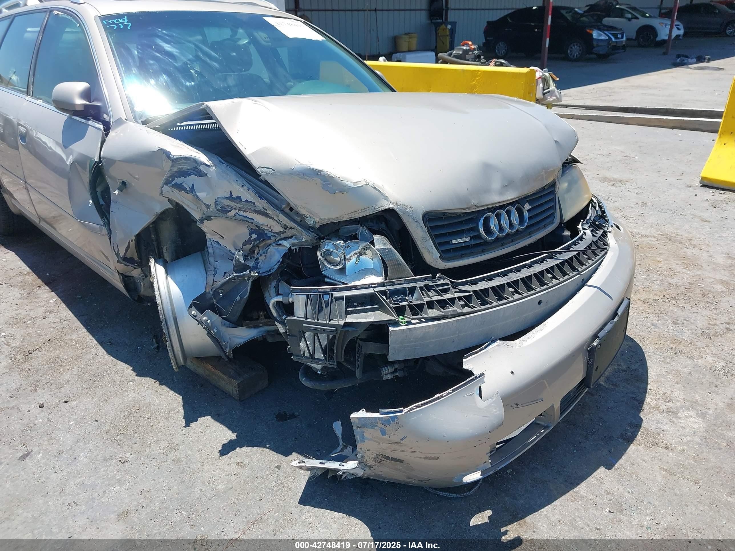 2000 Audi A6 Avant Бежевый vin: WAULH24B3YN124868