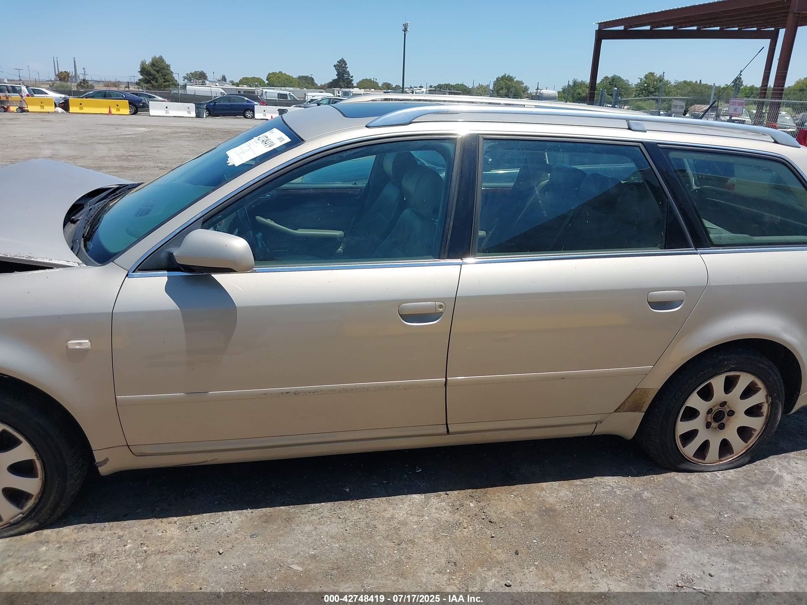 2000 Audi A6 Avant Бежевый vin: WAULH24B3YN124868