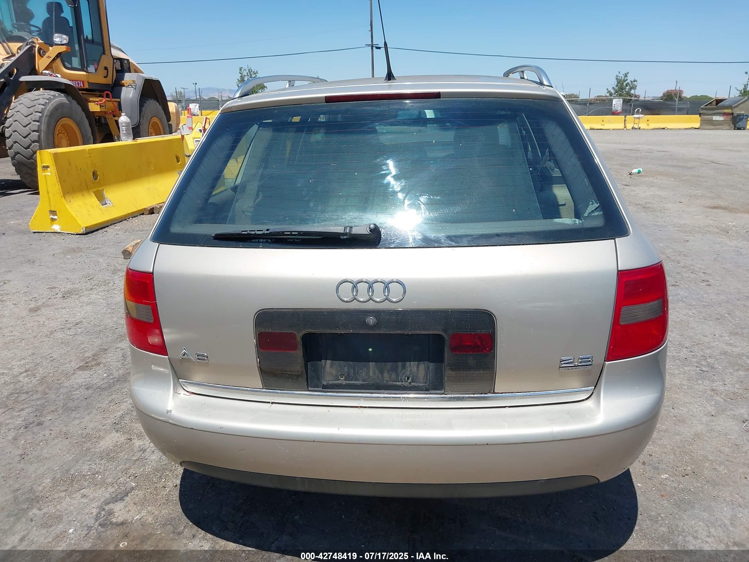 2000 Audi A6 Avant Бежевый vin: WAULH24B3YN124868