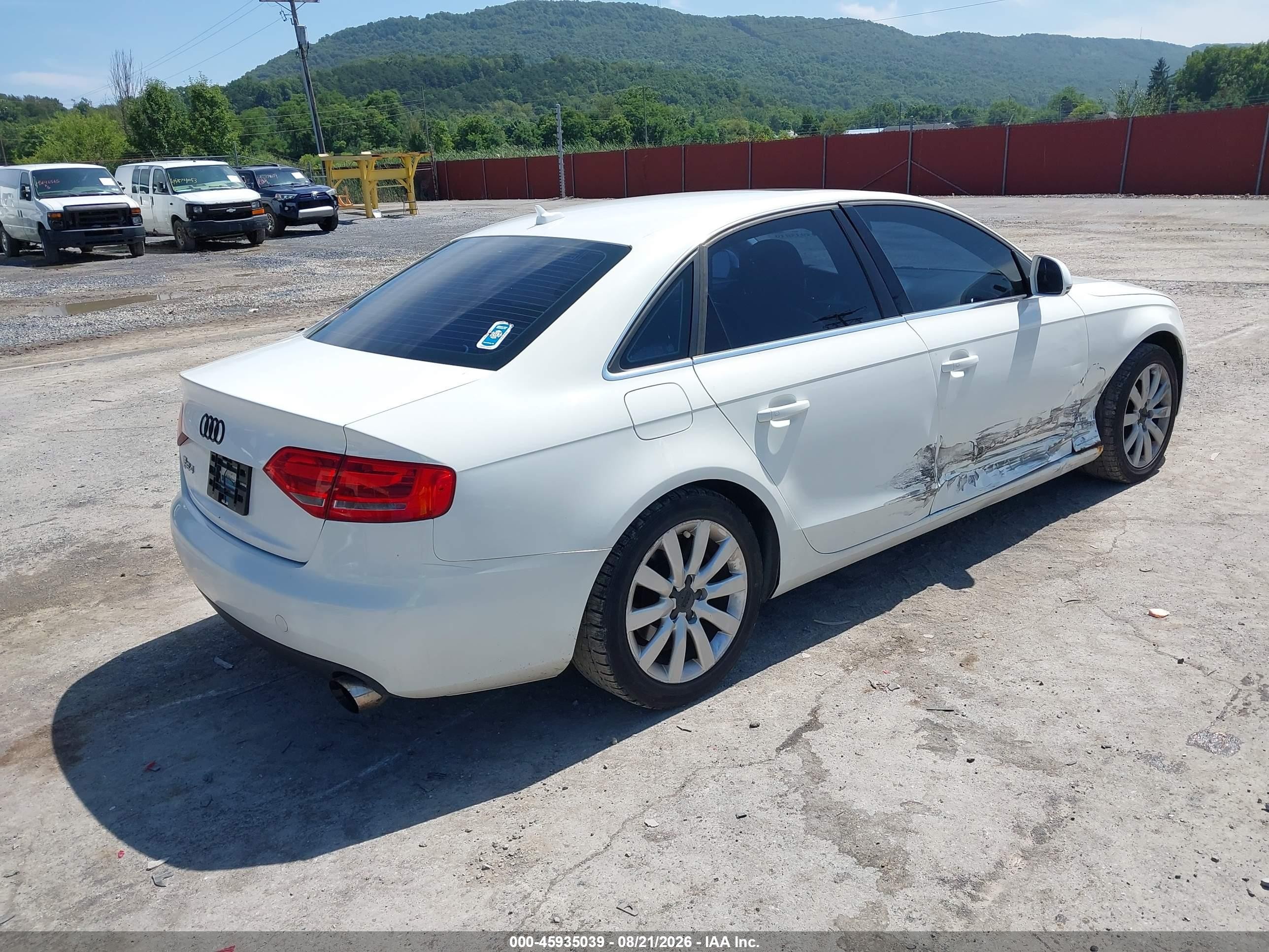 2009 Audi A4 3.2 Premium Plus Белый vin: WAULK78KX9A105851