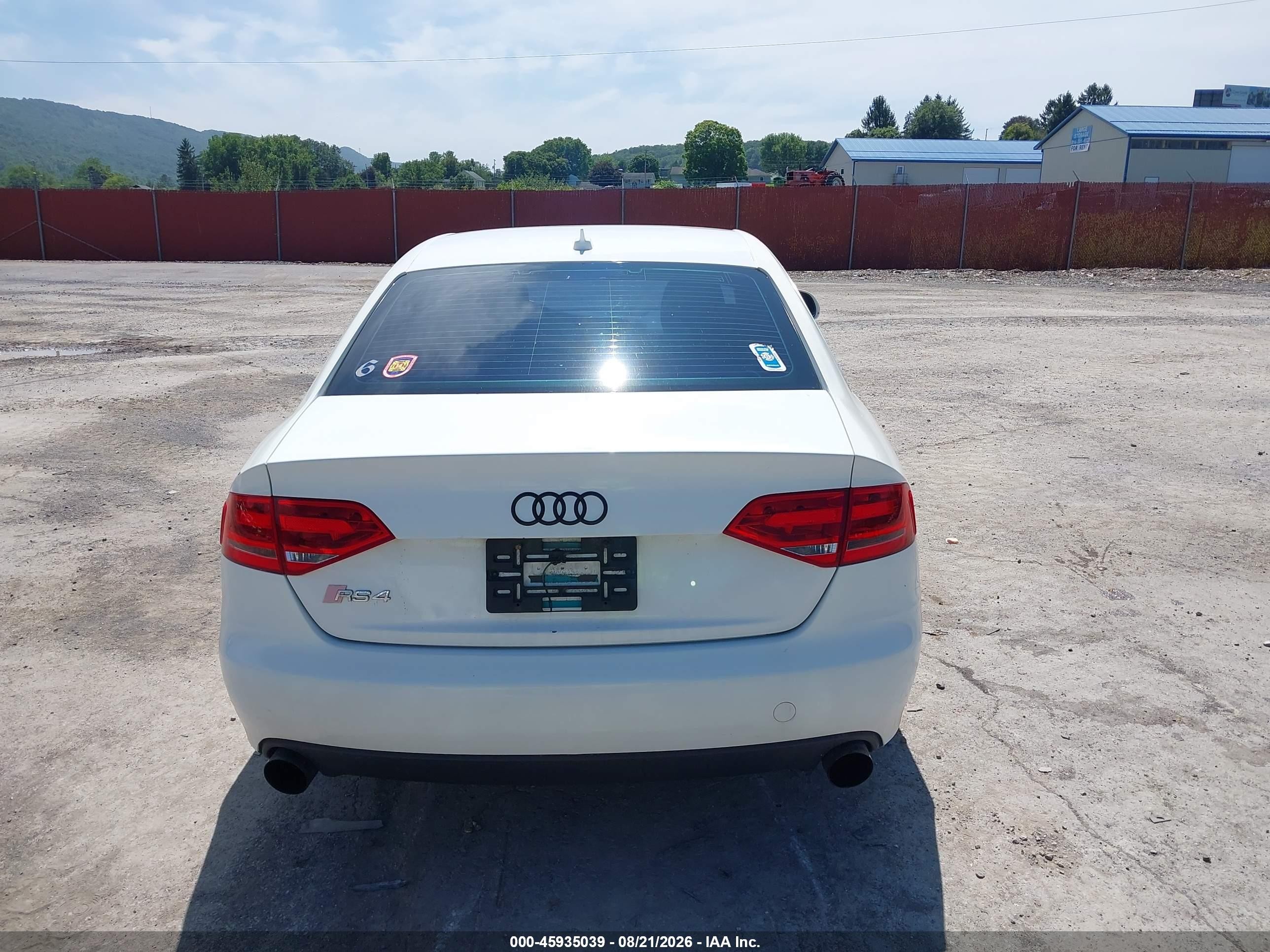 2009 Audi A4 3.2 Premium Plus Белый vin: WAULK78KX9A105851