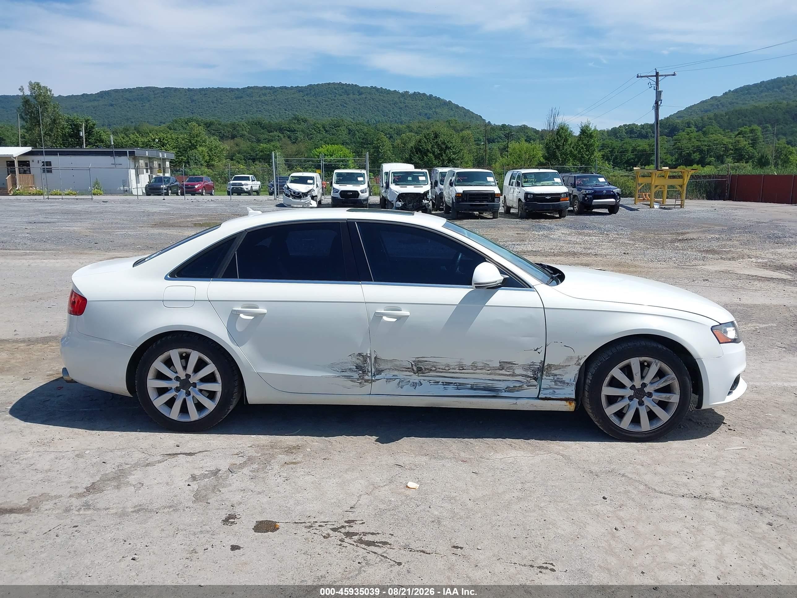 2009 Audi A4 3.2 Premium Plus Белый vin: WAULK78KX9A105851