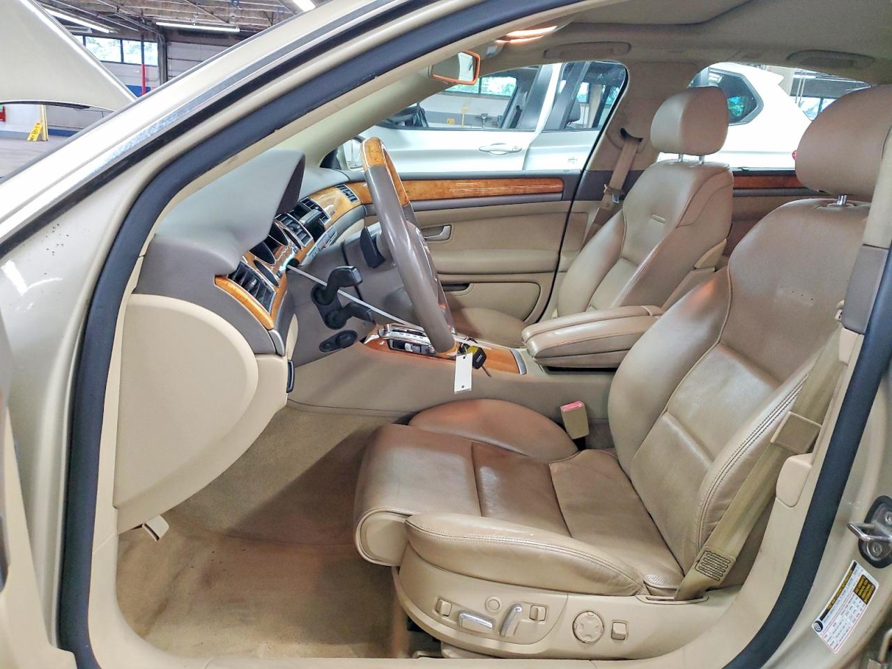 2006 Audi A8 4.2 Quattro Gold vin: WAULL44E26N015495