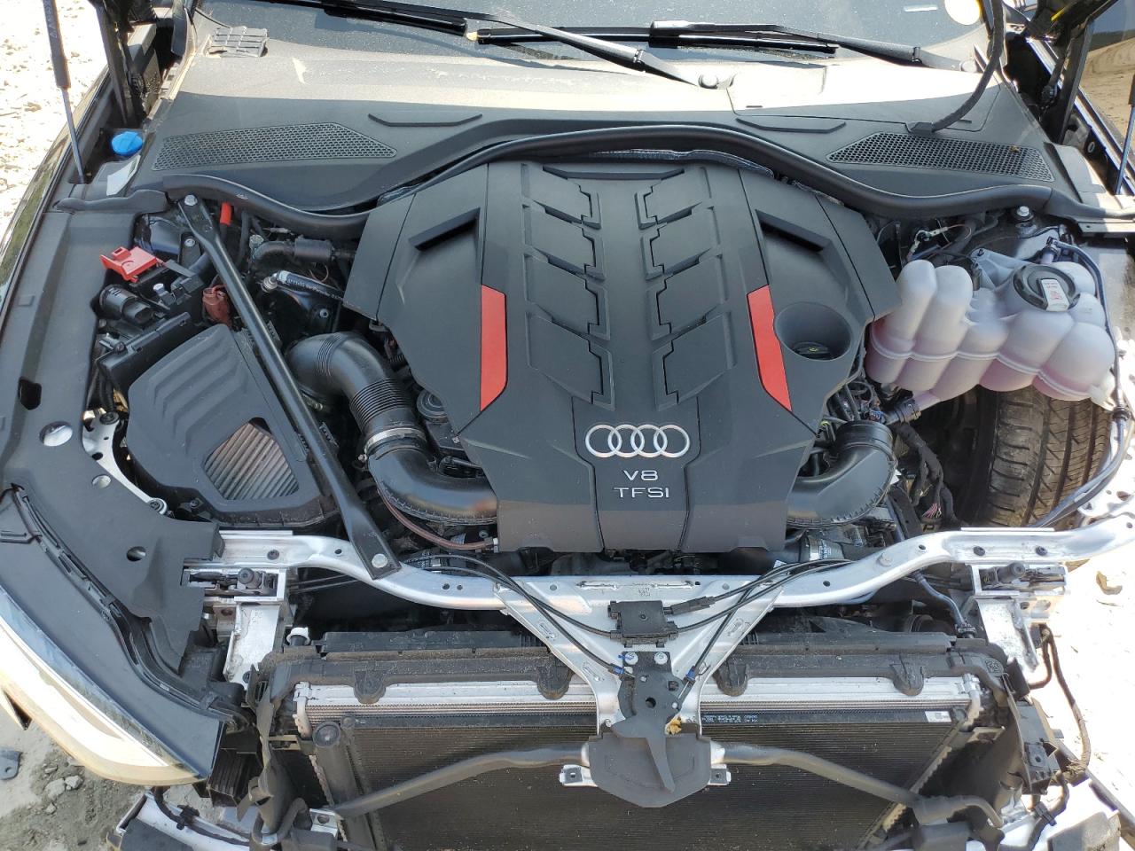 2025 Audi S8    Black vin: WAULSAF82SN006962