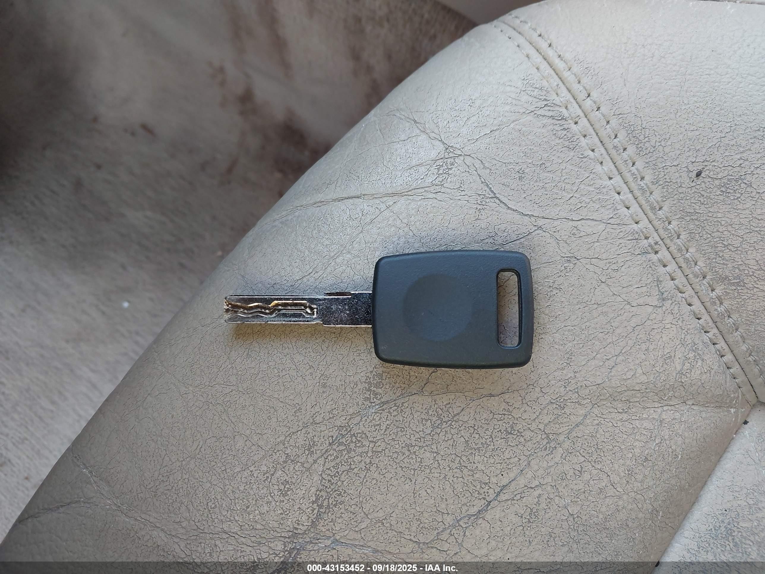 2002 Audi A6 3.0l Белый vin: WAULT64B72N029243