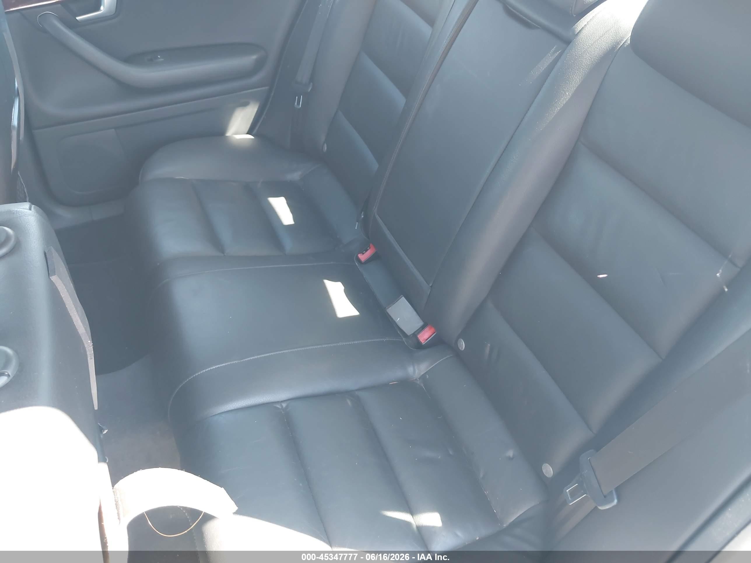 2003 Audi A4 3.0 Серебряный vin: WAULT68E03A290033