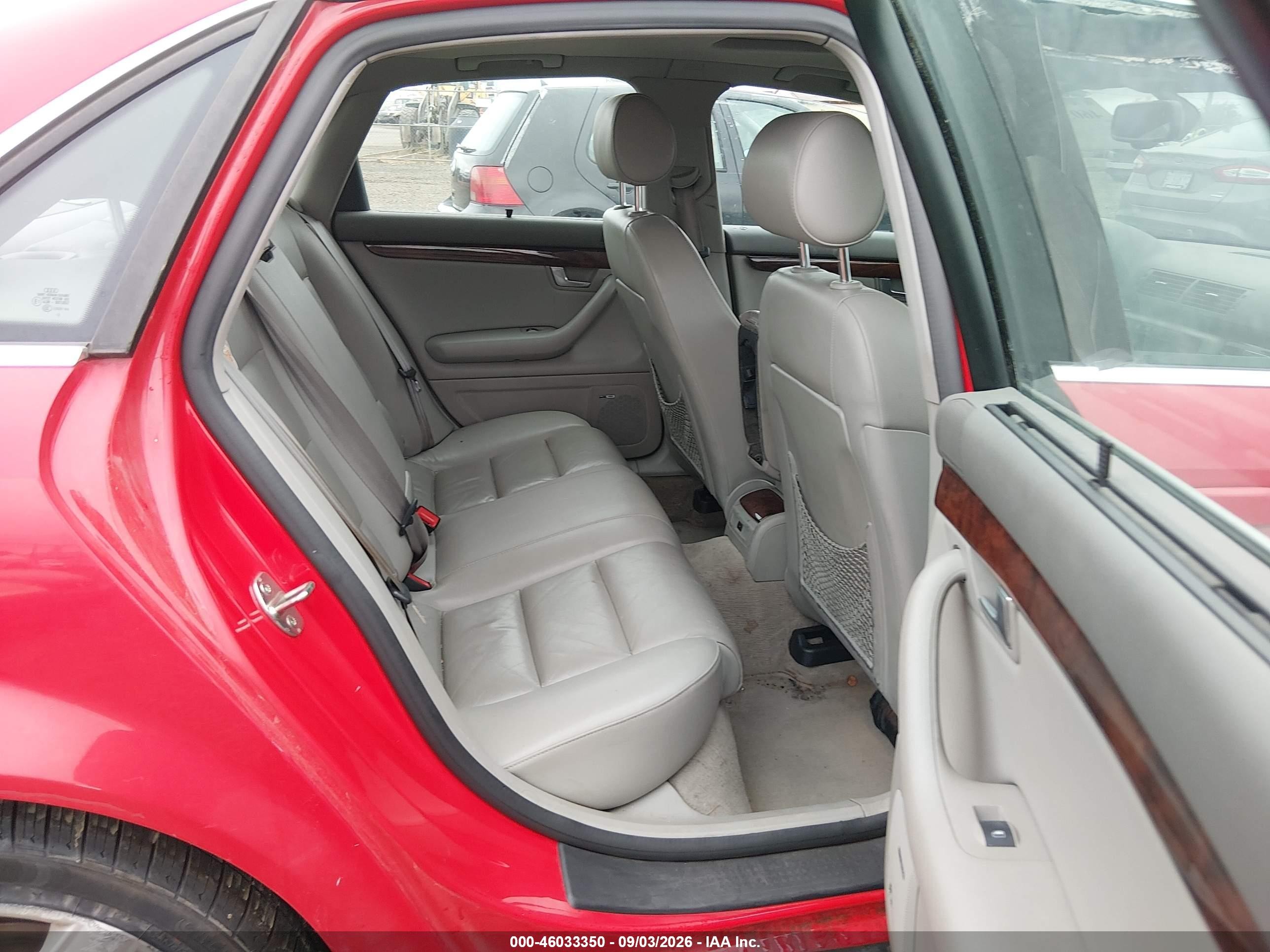 2004 Audi A4 3.0 Красный vin: WAULT68EX4A038033
