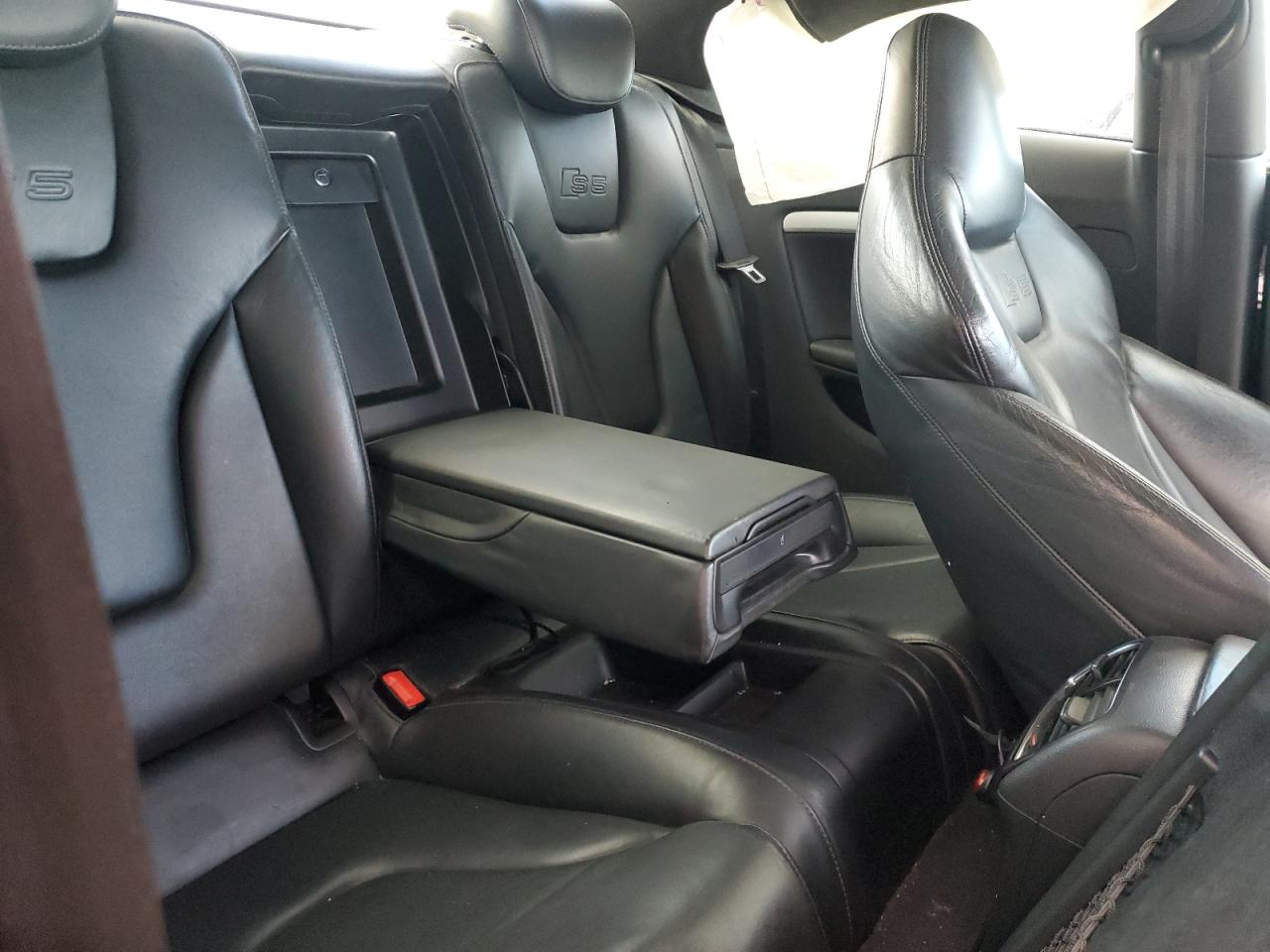 2011 Audi S5 Premium Черный vin: WAULVBFR3BA042091