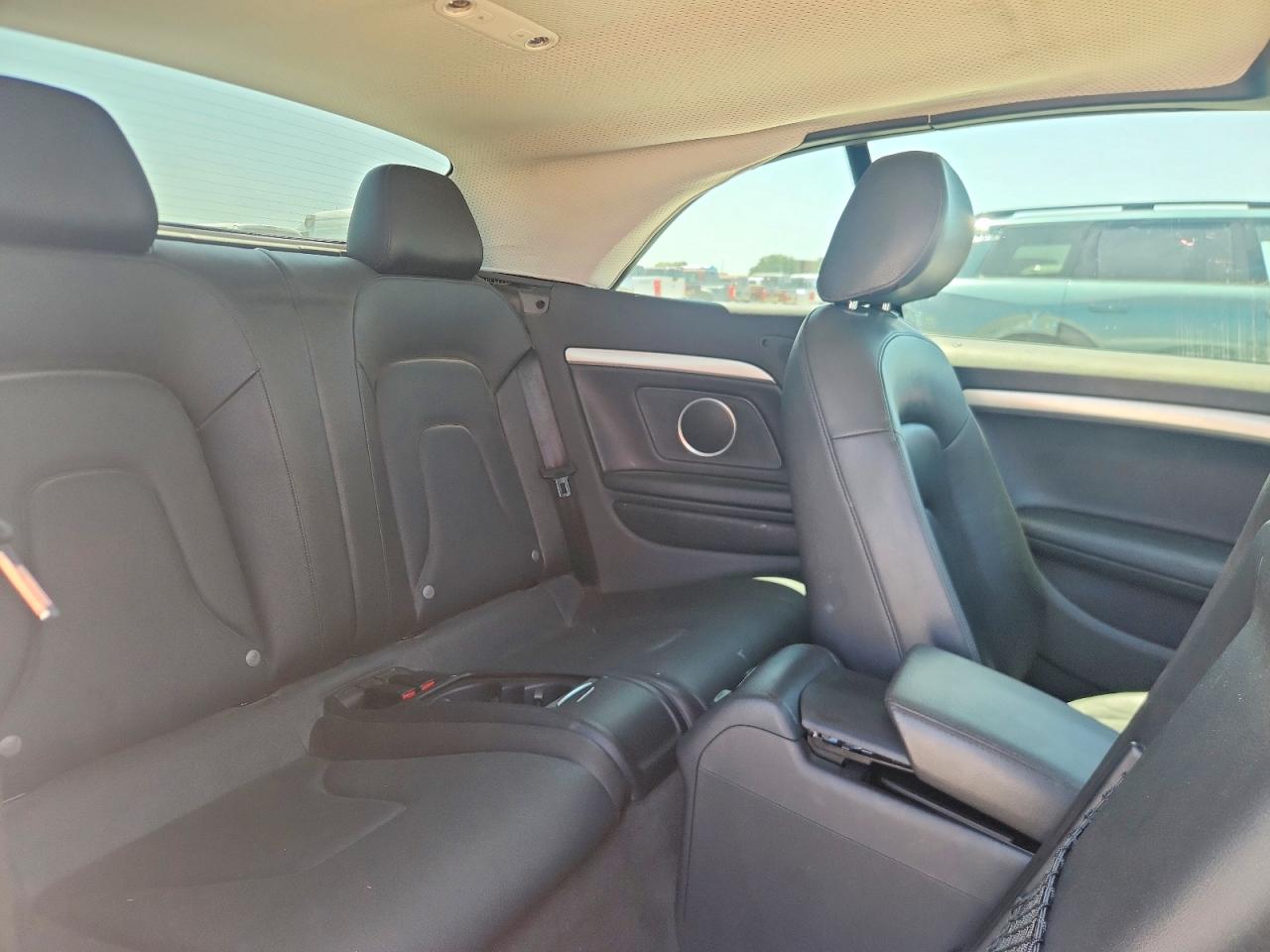 2016 Audi A5 Premium Plus S-line Белый vin: WAUM2AFH6GN003185