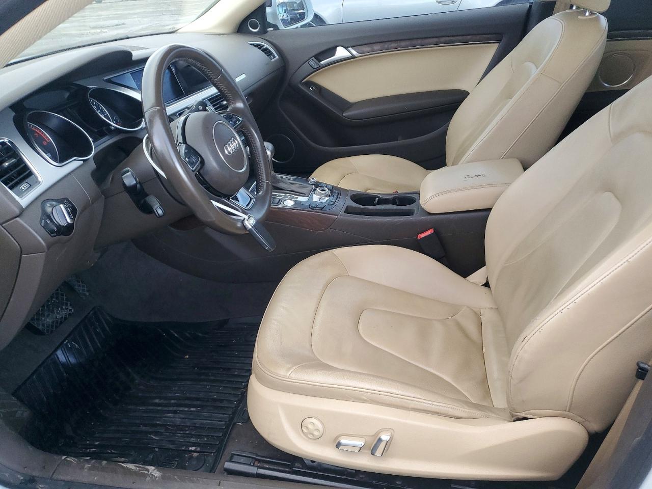2016 Audi A5 Белый vin: WAUM2AFR8GA045373