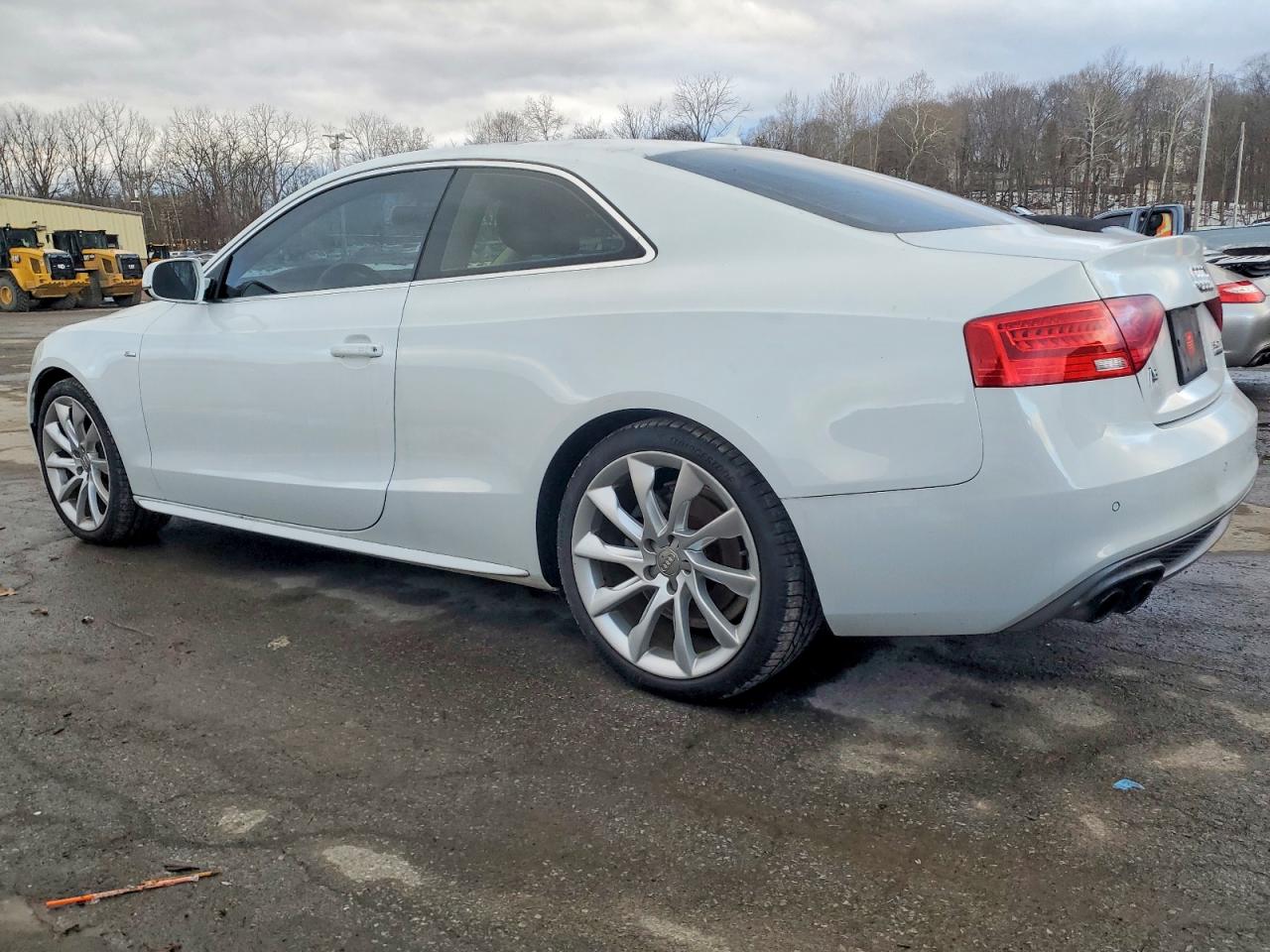 2016 Audi A5 Белый vin: WAUM2AFR8GA045373