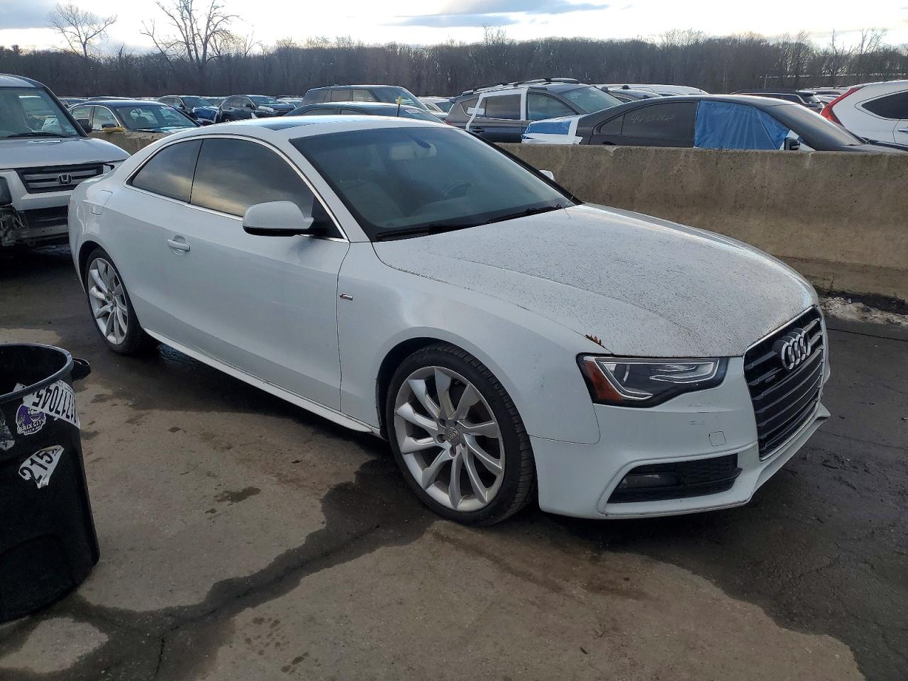 2016 Audi A5 Белый vin: WAUM2AFR8GA045373