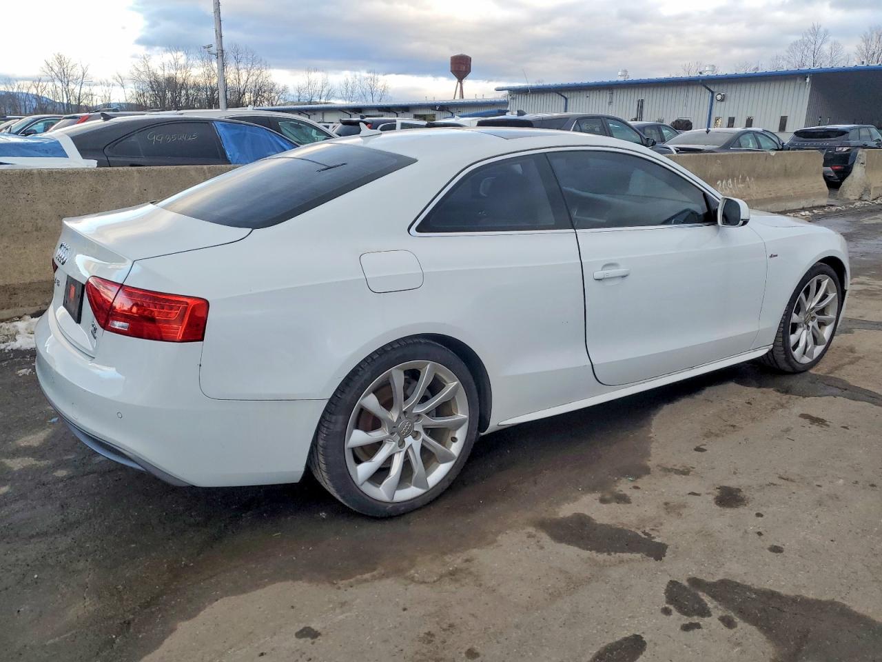 2016 Audi A5 Белый vin: WAUM2AFR8GA045373