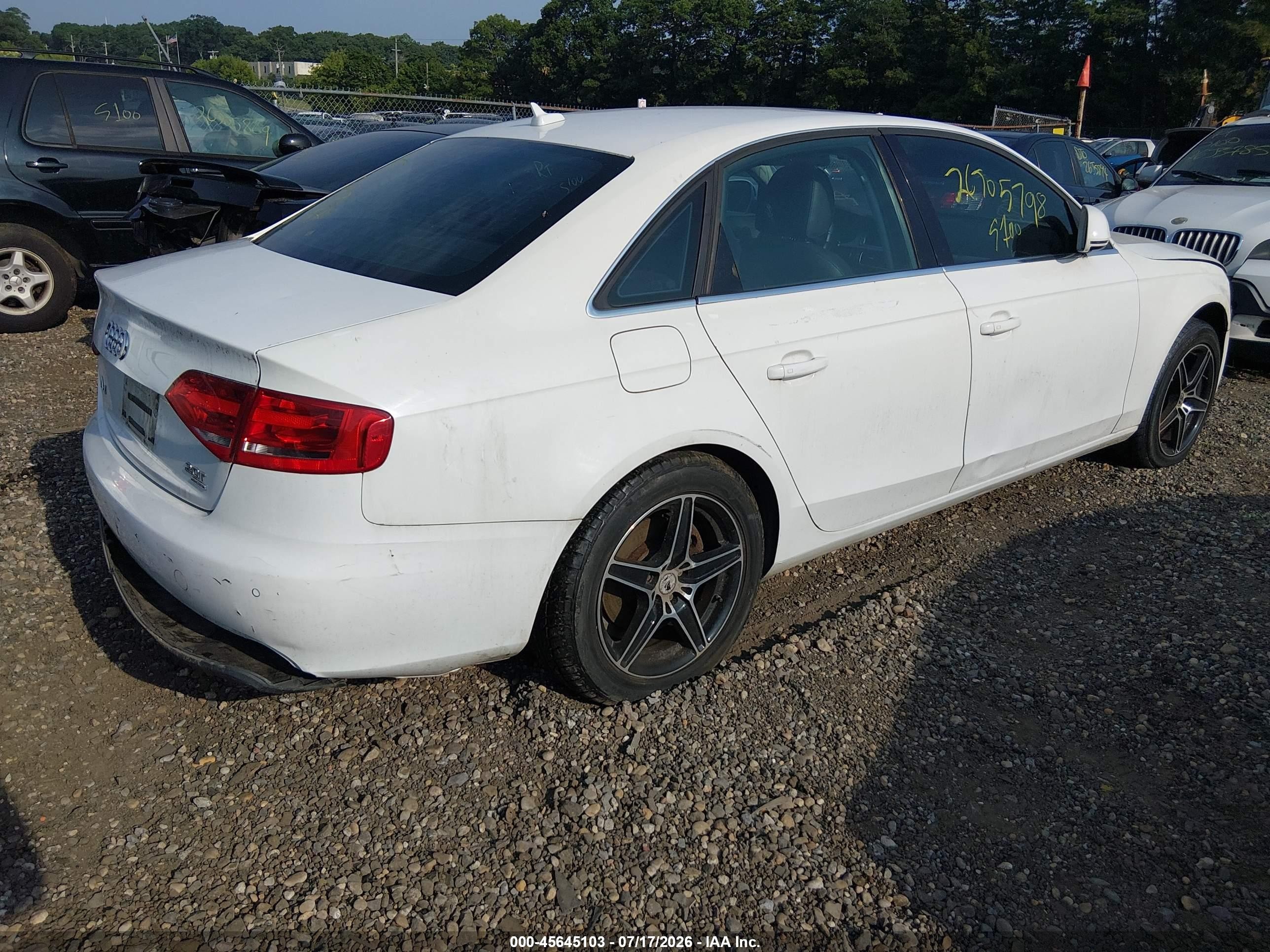 2009 Audi A4 2.0t Premium White vin: WAUMF78K99N035602