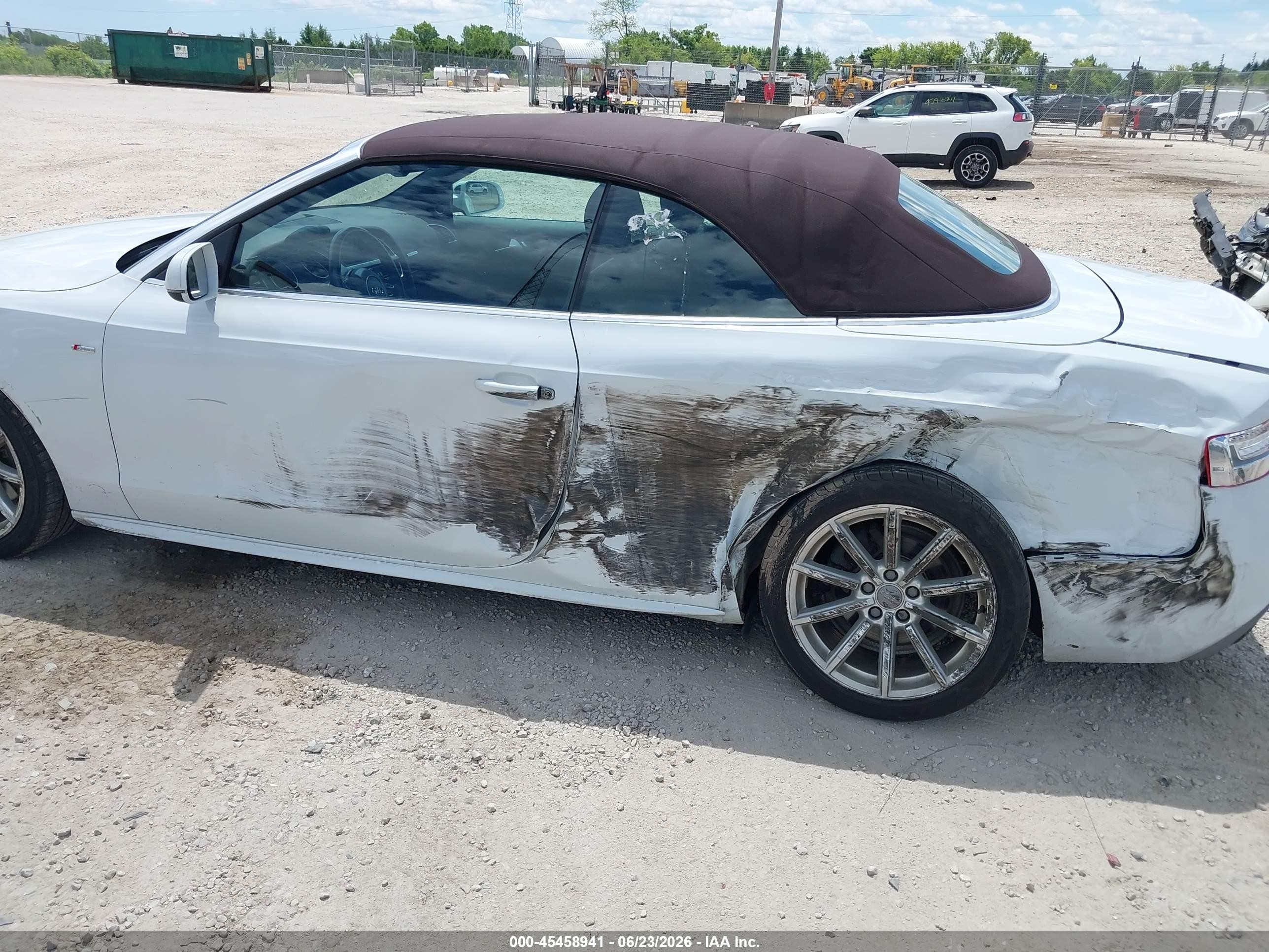 2015 Audi A5 2.0t Premium Белый vin: WAUMFAFH0FN004545