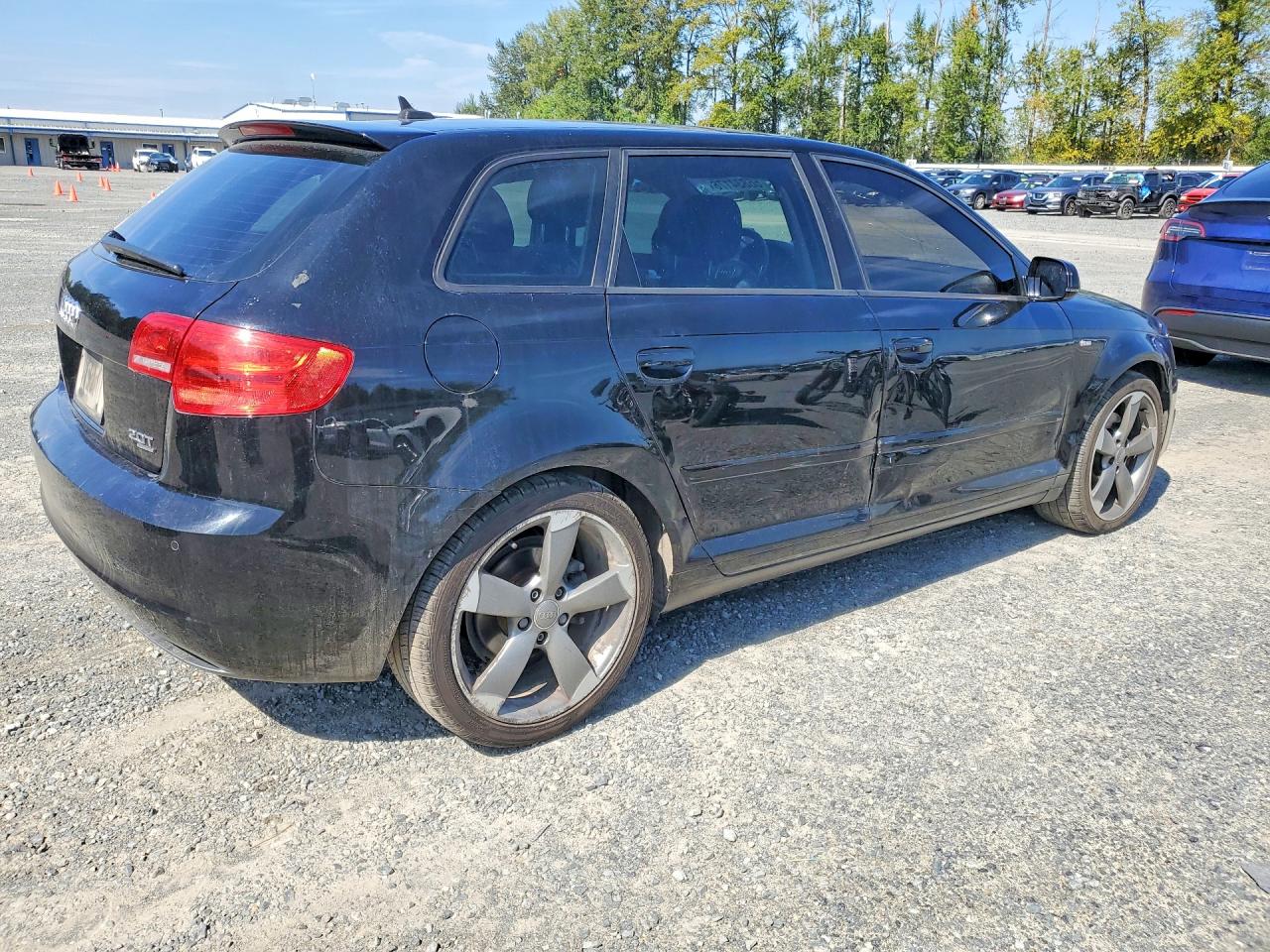 2012 Audi A3 Premium Plus Черный vin: WAUMFAFM2CA139137