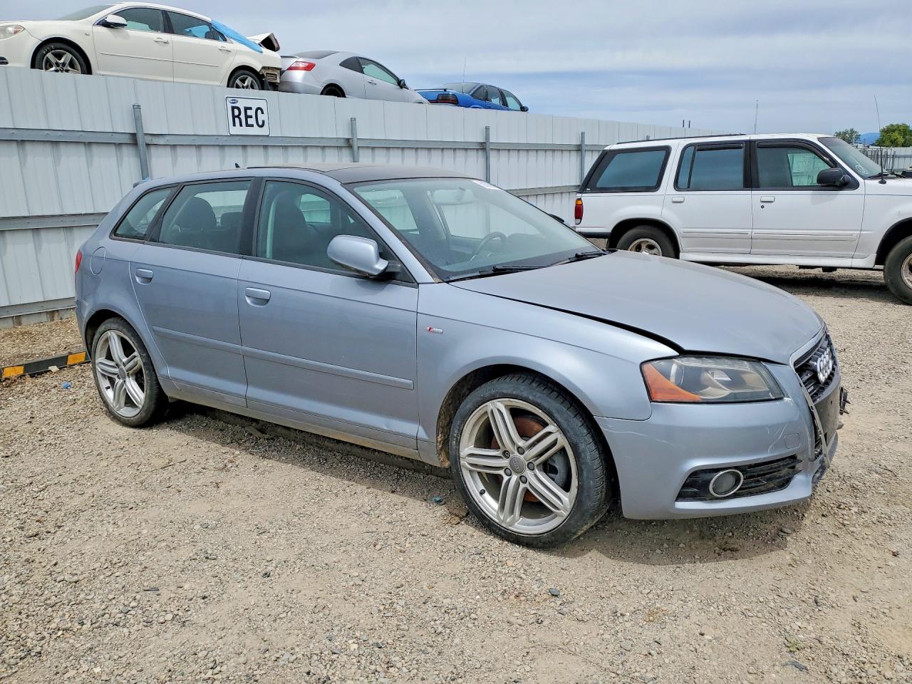 2013 Audi A3 Premium Plus Silver vin: WAUMFAFM3DA028887