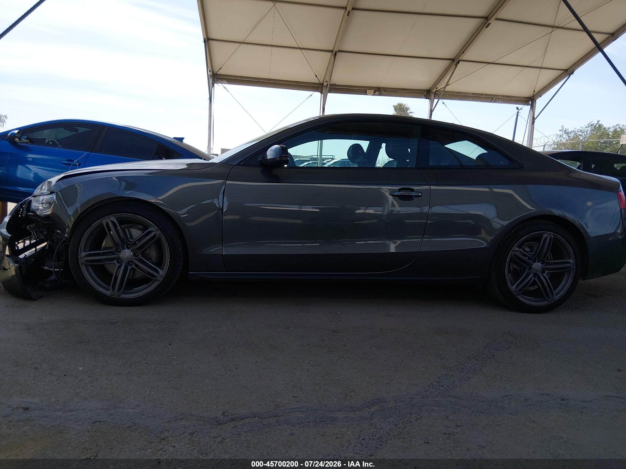 2013 Audi A5 2.0t Premium Gray vin: WAUMFAFR0DA076696