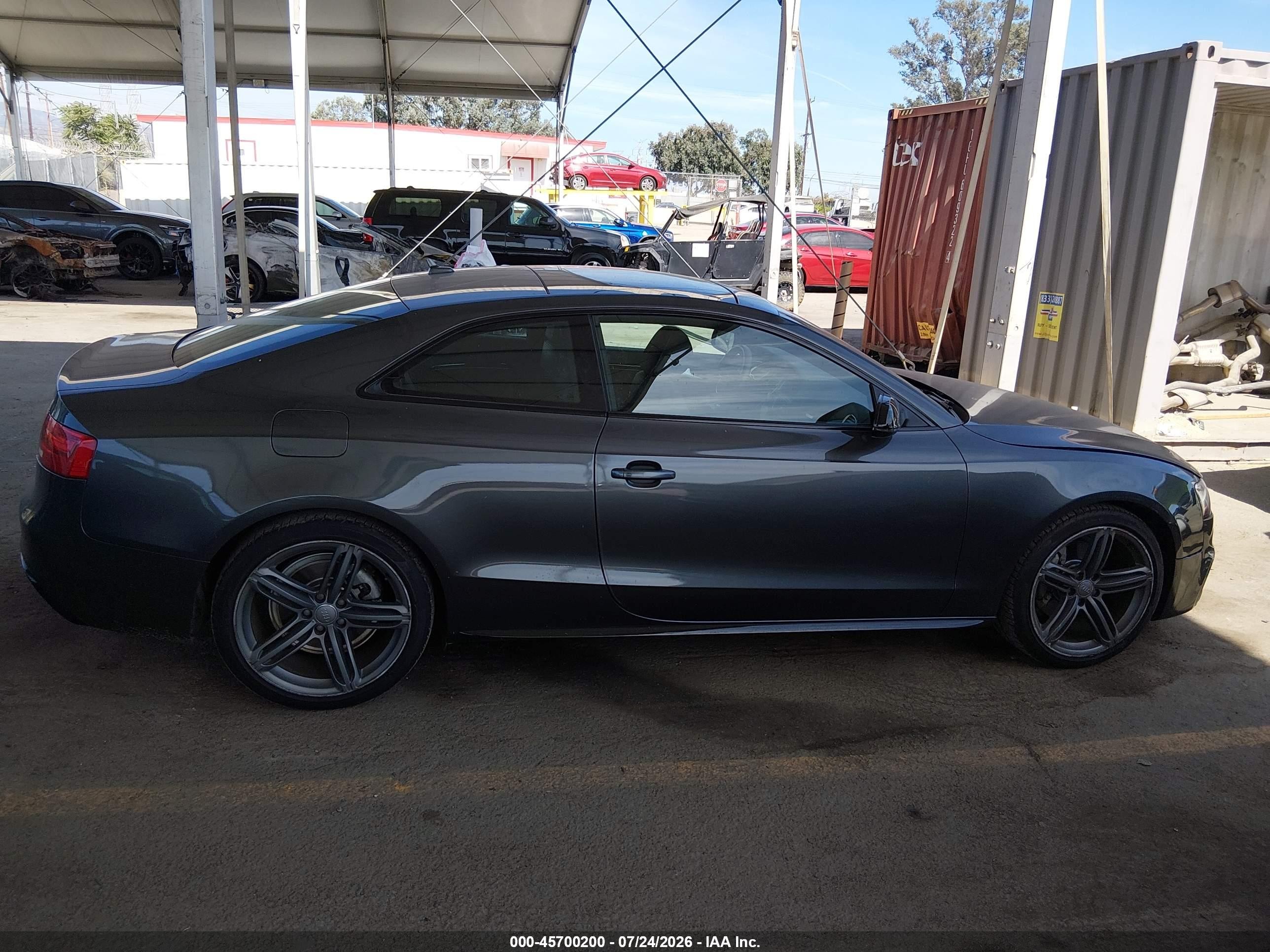 2013 Audi A5 2.0t Premium Gray vin: WAUMFAFR0DA076696