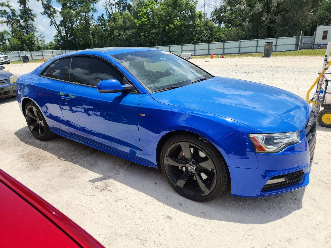 2015 Audi A5 Premium Plus Синий vin: WAUMFAFR1FA031883