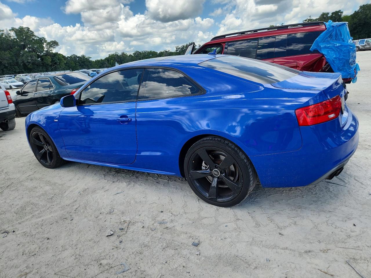 2015 Audi A5 Premium Plus Синий vin: WAUMFAFR1FA031883
