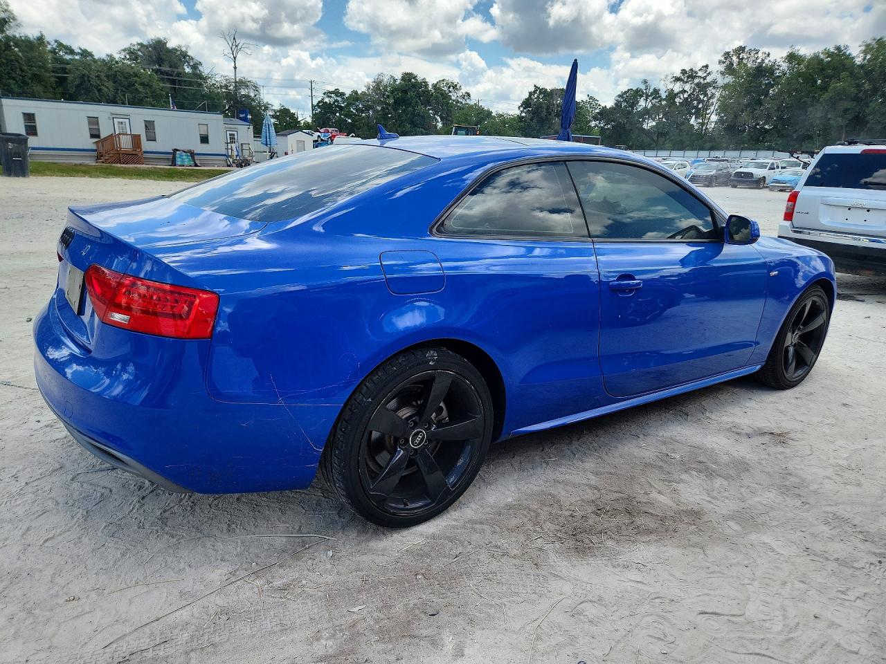 2015 Audi A5 Premium Plus Синий vin: WAUMFAFR1FA031883