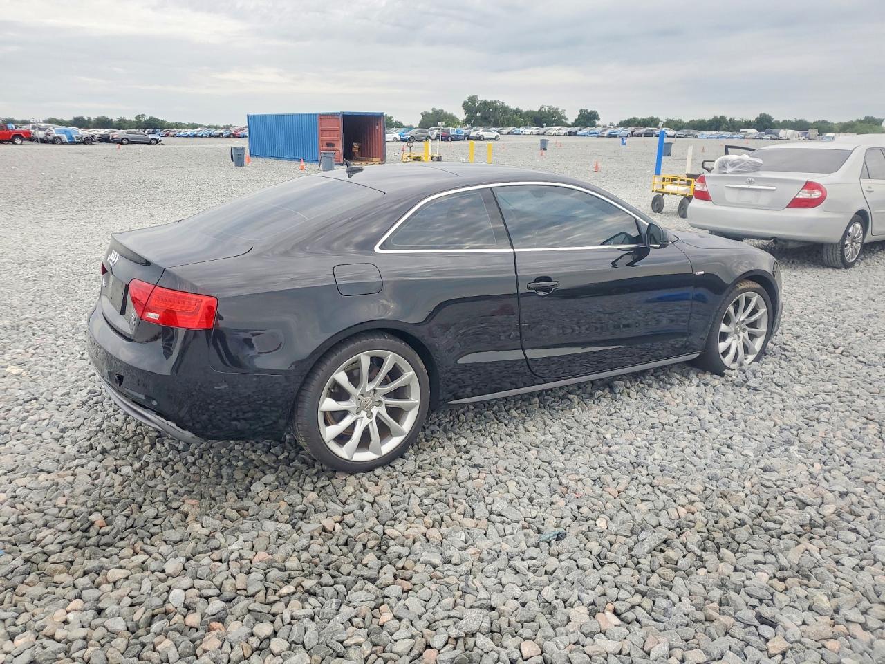 2015 Audi A5 Premium Plus Черный vin: WAUMFAFR2FA034016