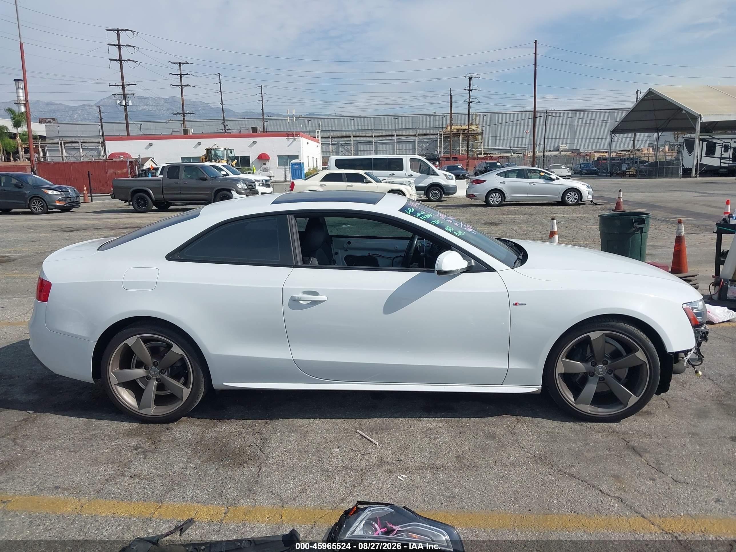2015 Audi A5 2.0t Premium White vin: WAUMFAFR6FA023679