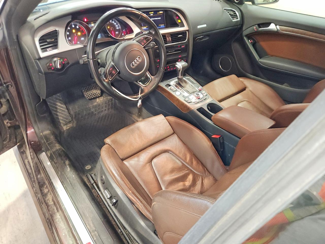 2015 Audi A5 Premium Plus Фиолетовый vin: WAUMFAFR6FA042281