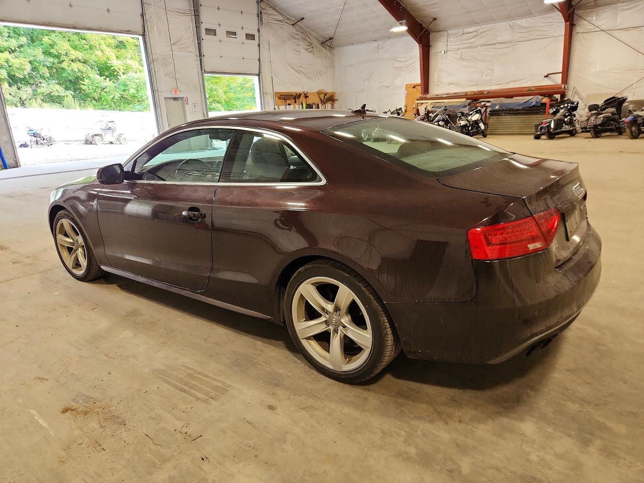 2015 Audi A5 Premium Plus Фиолетовый vin: WAUMFAFR6FA042281