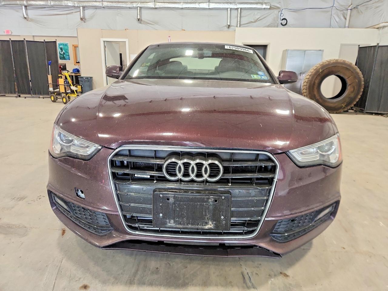 2015 Audi A5 Premium Plus Фиолетовый vin: WAUMFAFR6FA042281