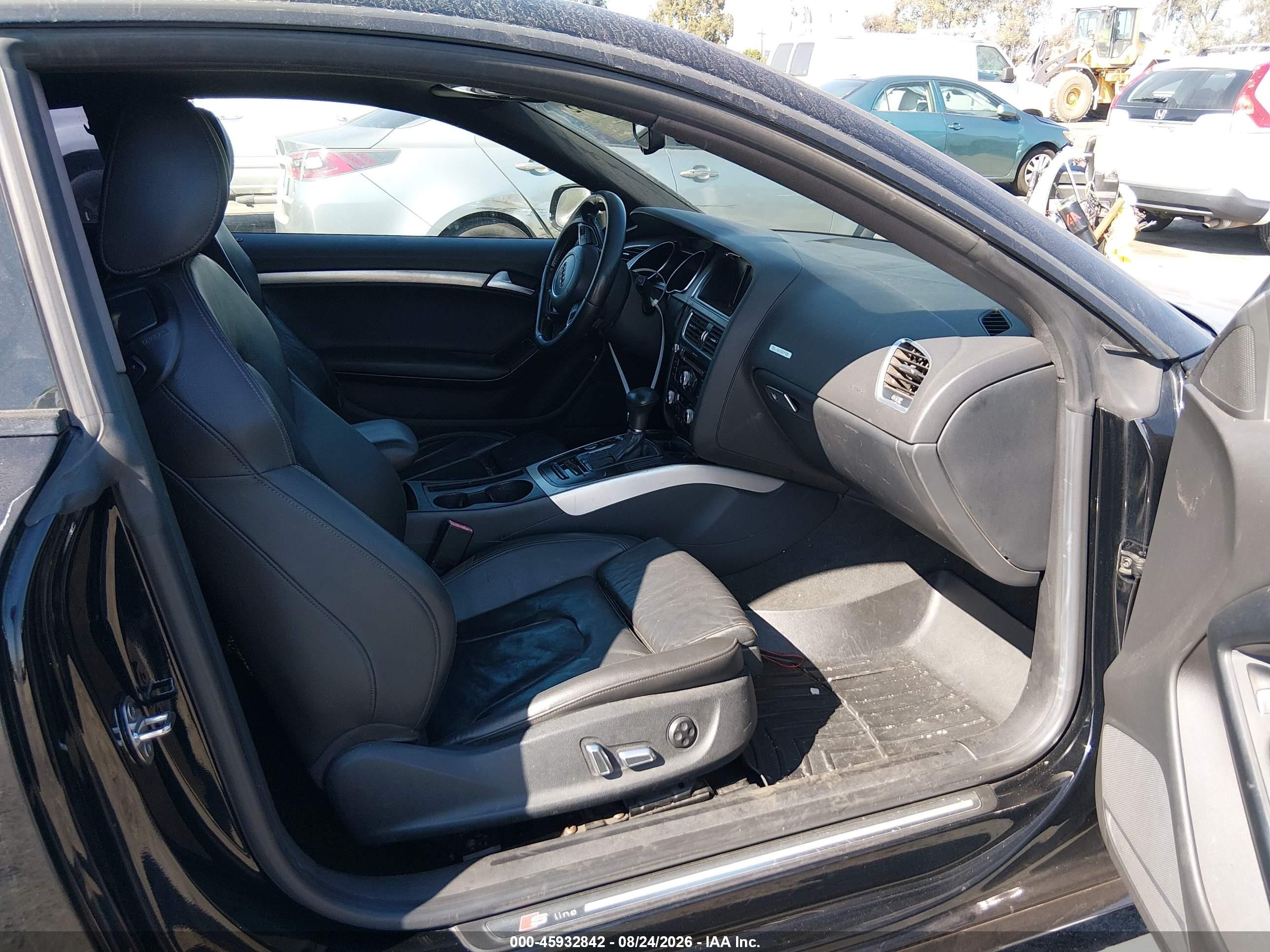 2015 Audi A5 2.0t Premium Черный vin: WAUMFAFR9FA024101