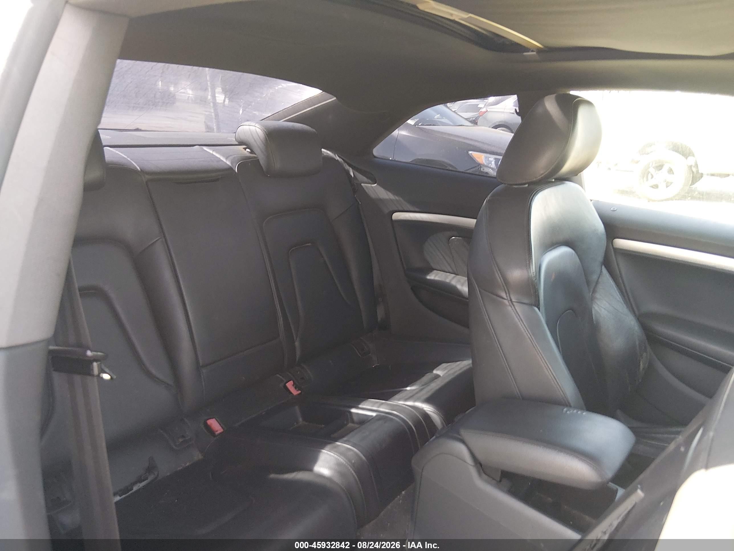 2015 Audi A5 2.0t Premium Черный vin: WAUMFAFR9FA024101