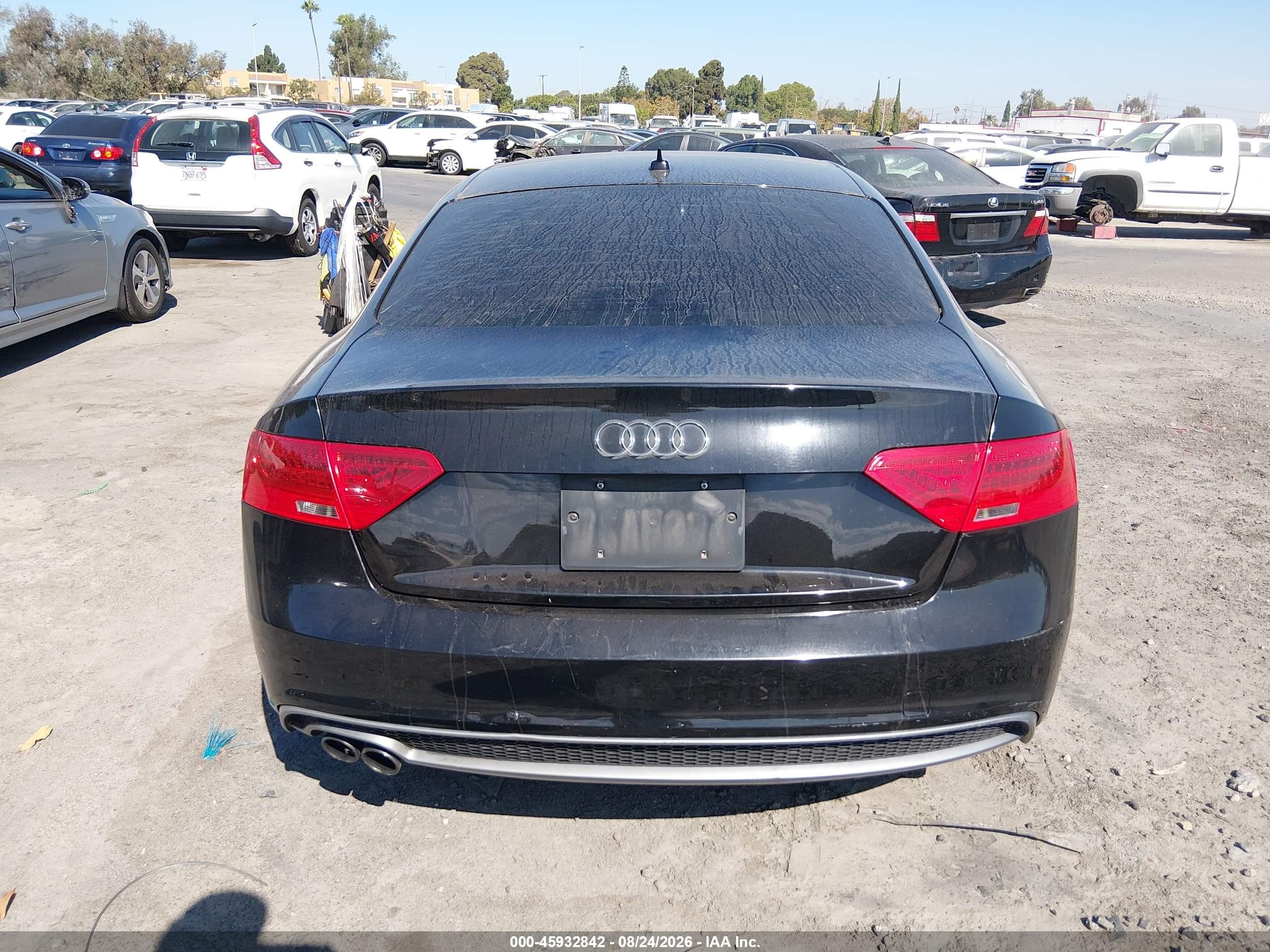 2015 Audi A5 2.0t Premium Черный vin: WAUMFAFR9FA024101