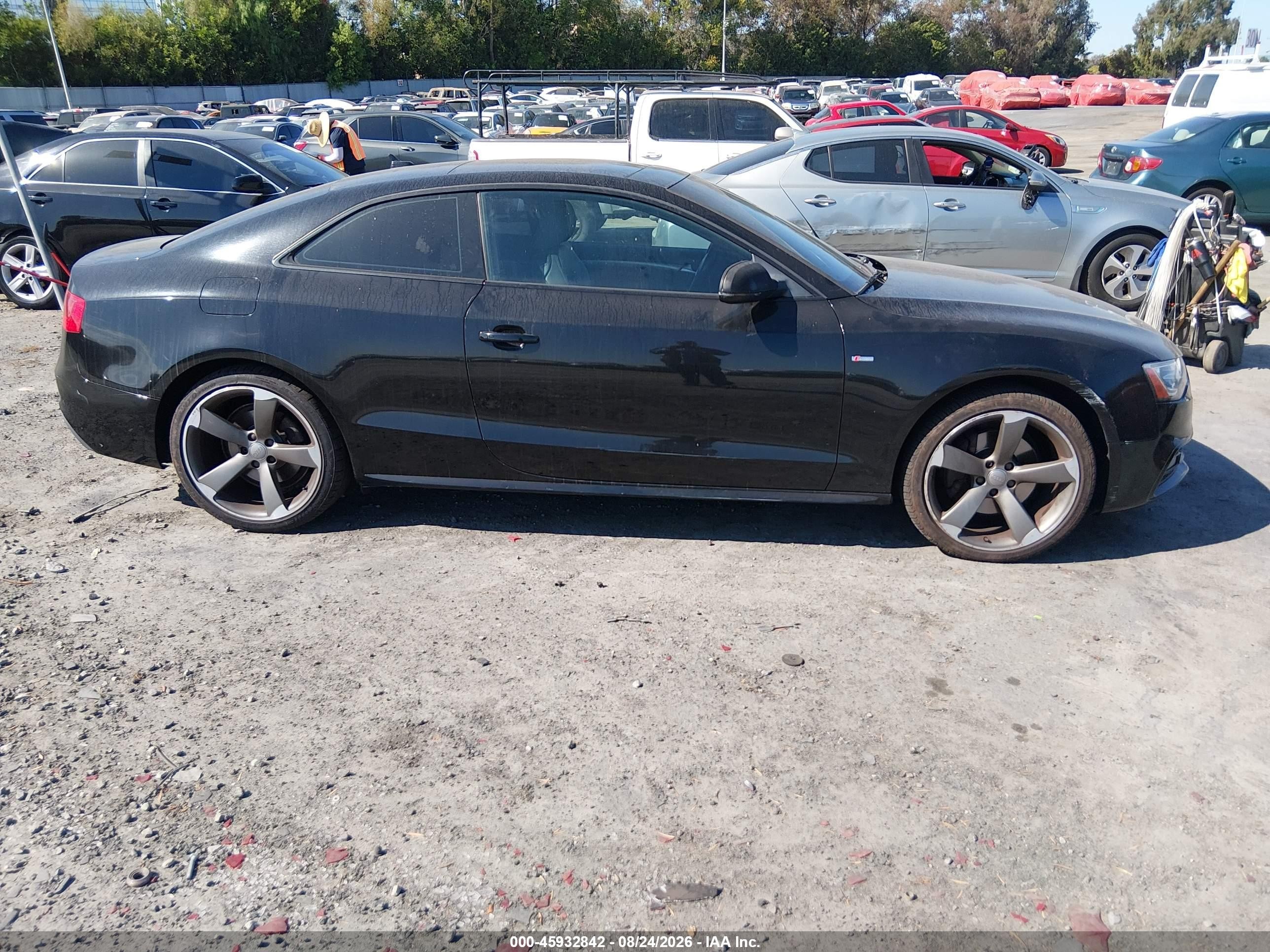 2015 Audi A5 2.0t Premium Черный vin: WAUMFAFR9FA024101