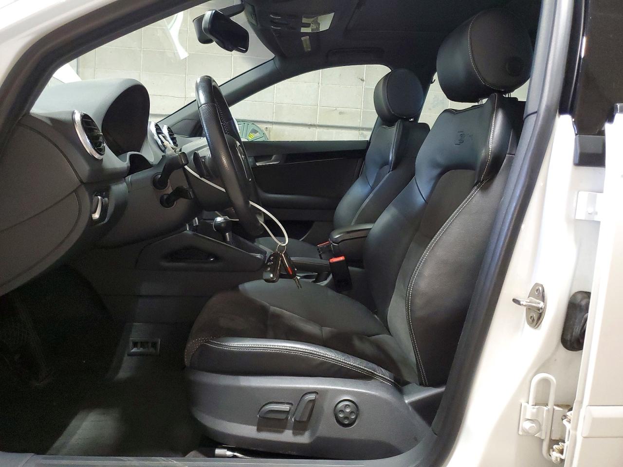 2012 Audi A3 Premium Plus White vin: WAUMFBFM0CA061687