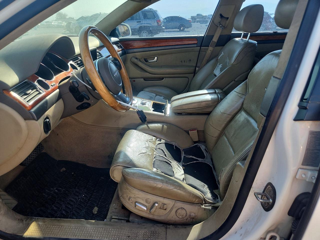 2005 Audi A8 L Quattro White vin: WAUML44E75N013227