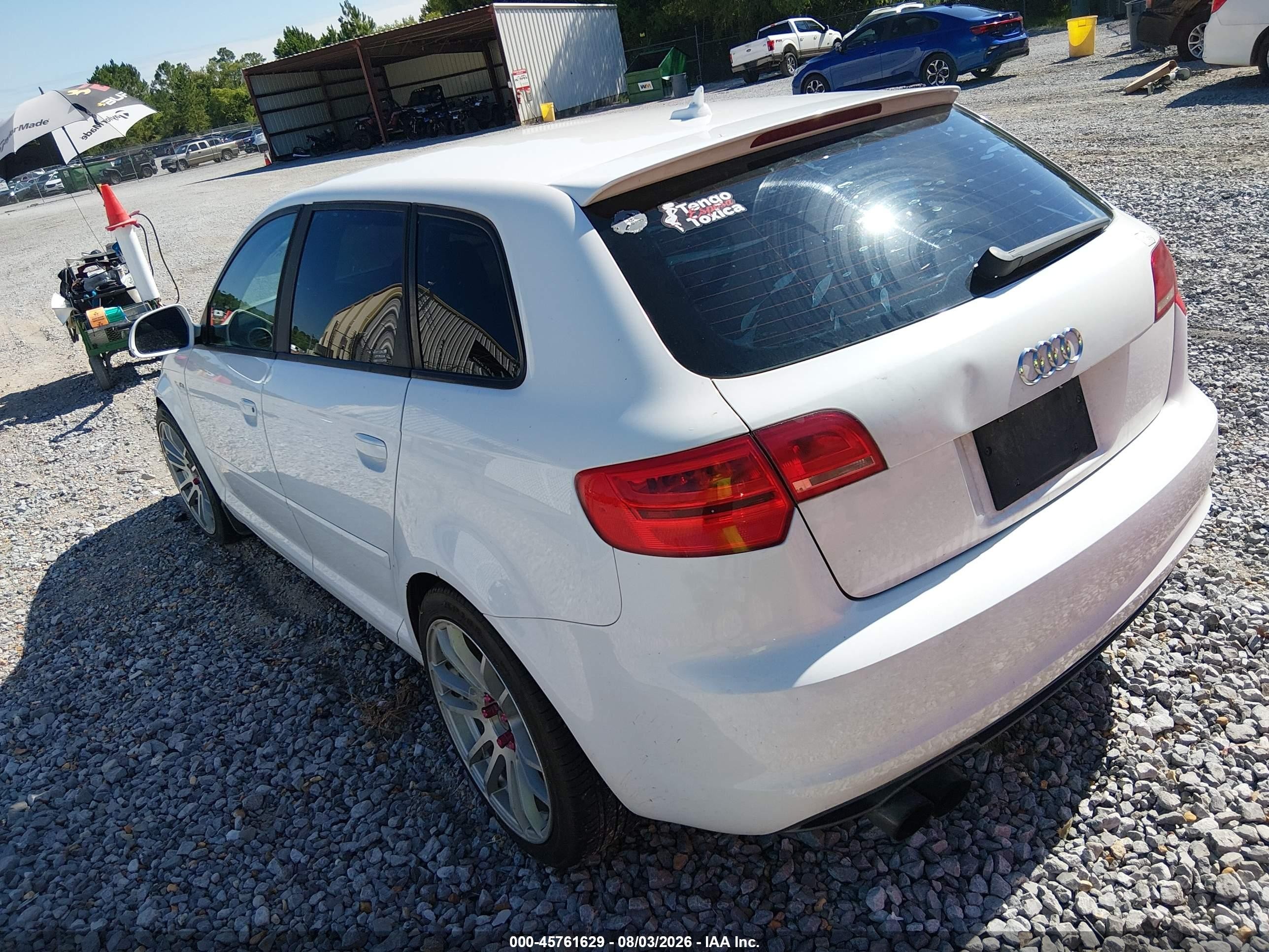 2010 Audi A3 2.0t Premium White vin: WAUPFAFM5AA127042